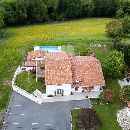 Bed & Breakfast Perbos 1556 La Bastide-Clairence Exteriör bild