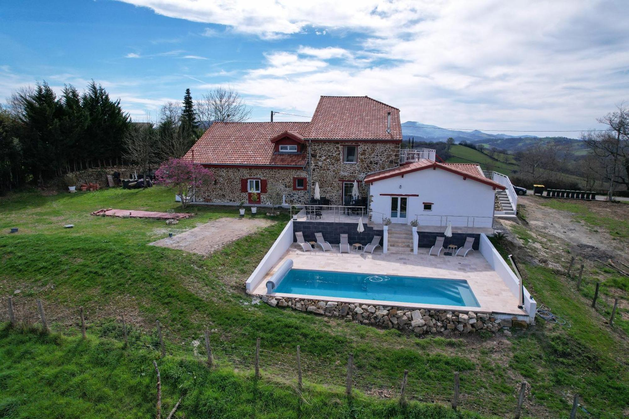 Bed & Breakfast Perbos 1556 La Bastide-Clairence Exteriör bild