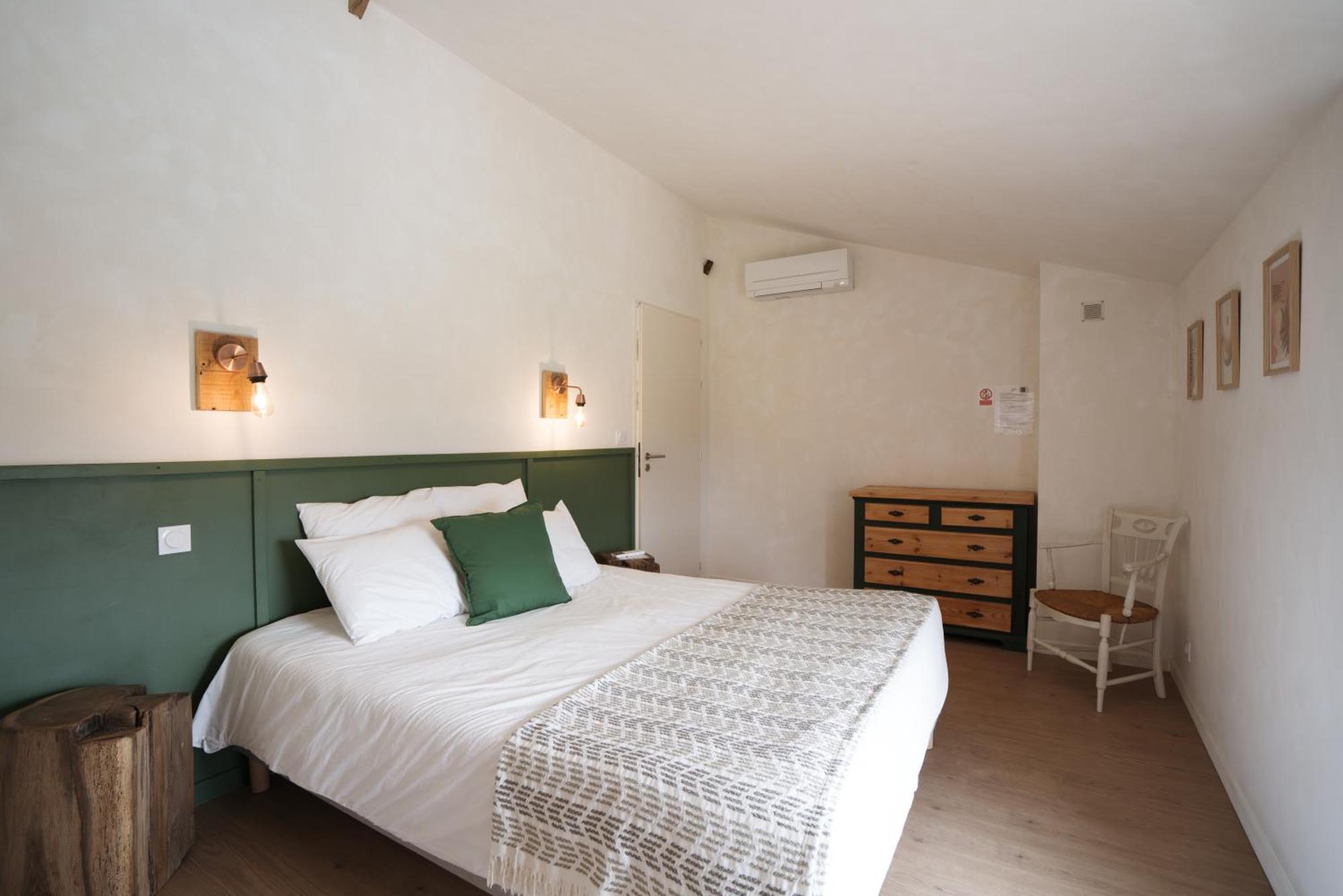 Bed & Breakfast Perbos 1556 La Bastide-Clairence Exteriör bild