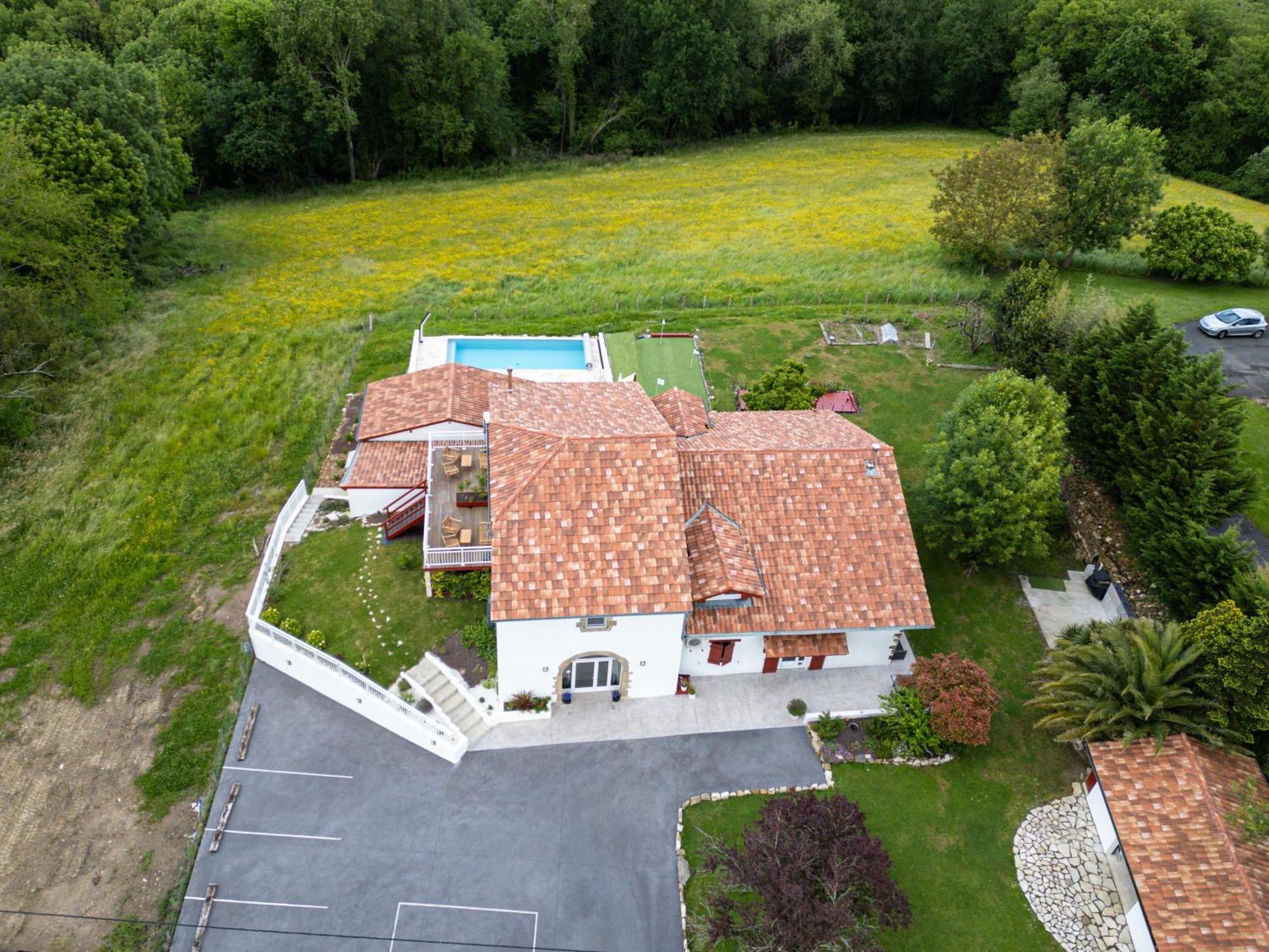 Bed & Breakfast Perbos 1556 La Bastide-Clairence Exteriör bild